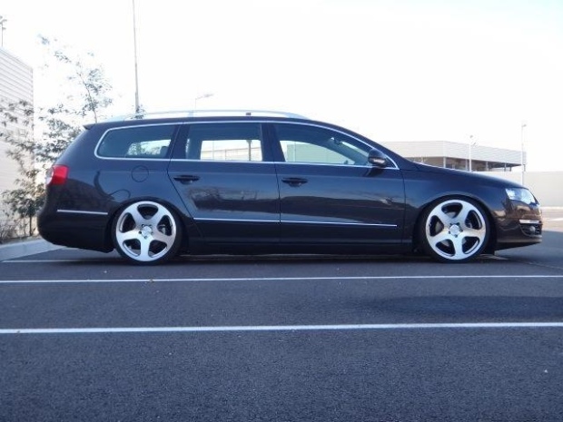 Posted in Cars Tagged fitment low NUE Passat rotiform stance vip 
